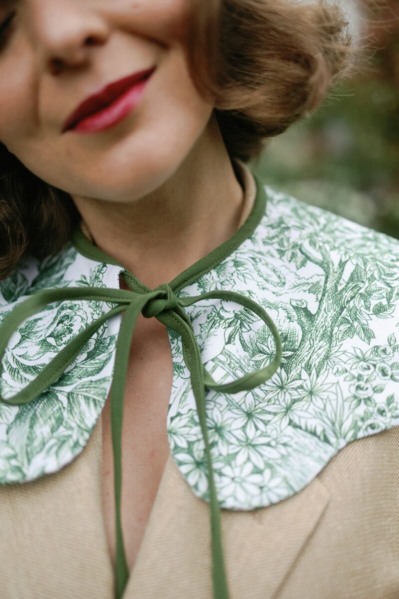 GRETA VINTAGE PRINT COLLAR